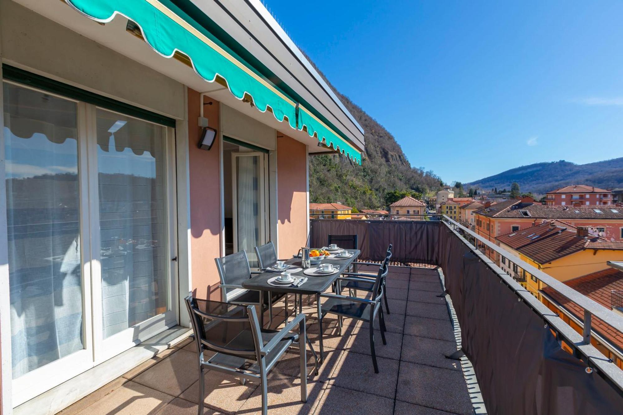 לבנו Appartamento Il Golfo Lake View - Happy Rentals מראה חיצוני תמונה